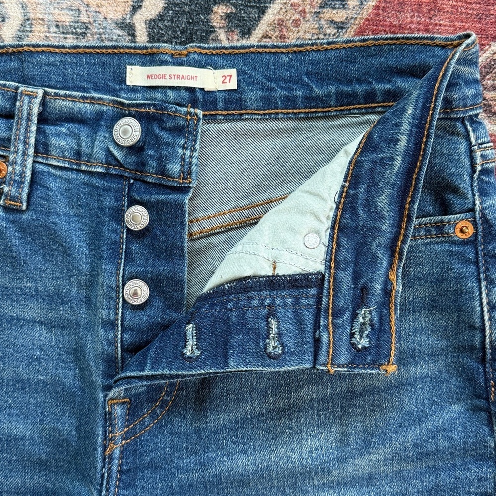 LEVI’S Button-fly Wedgie Straight Jeans Size 27 - Picture 3 of 11